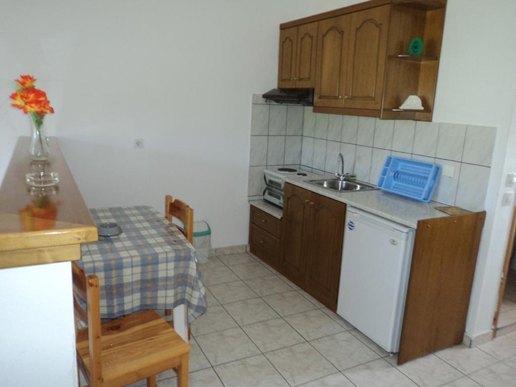 Aparthotel Faethon Karousadhes  Habitación foto